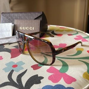 Oversized Gucci Aviator Sunglasses